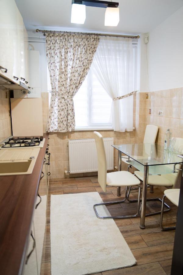 Ultracentral Golden Apartament 2 Сучава Екстер'єр фото